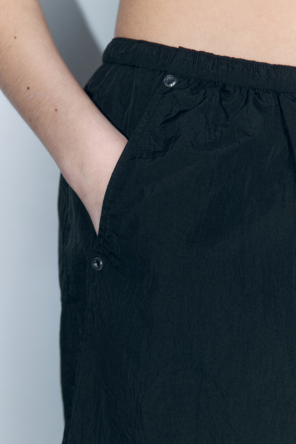 Юбка-трапеция с утяжками на низкой посадке - цвет черный - 7