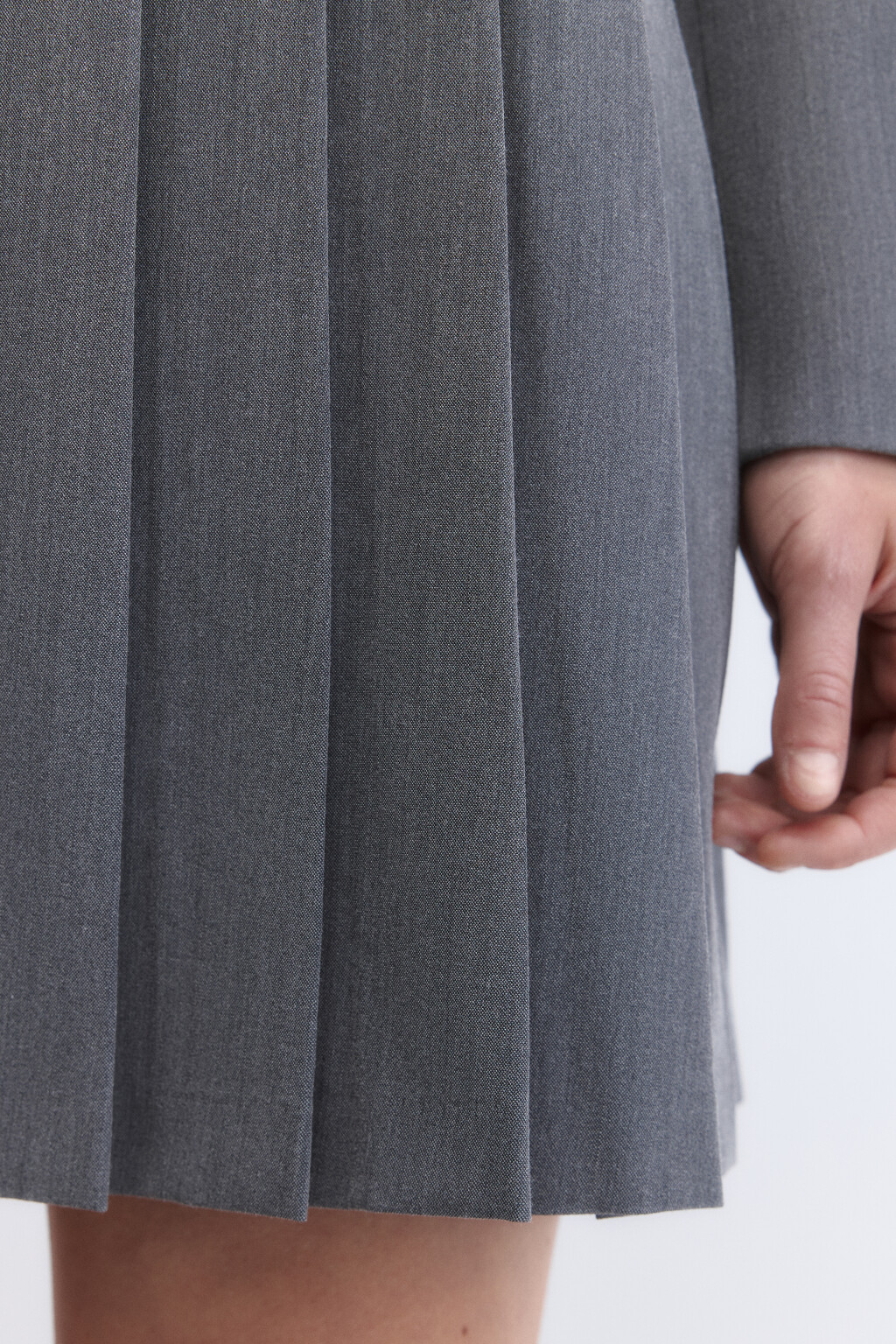 Юбка мини плиссированная с контрастным поясом - цвет серый - 7