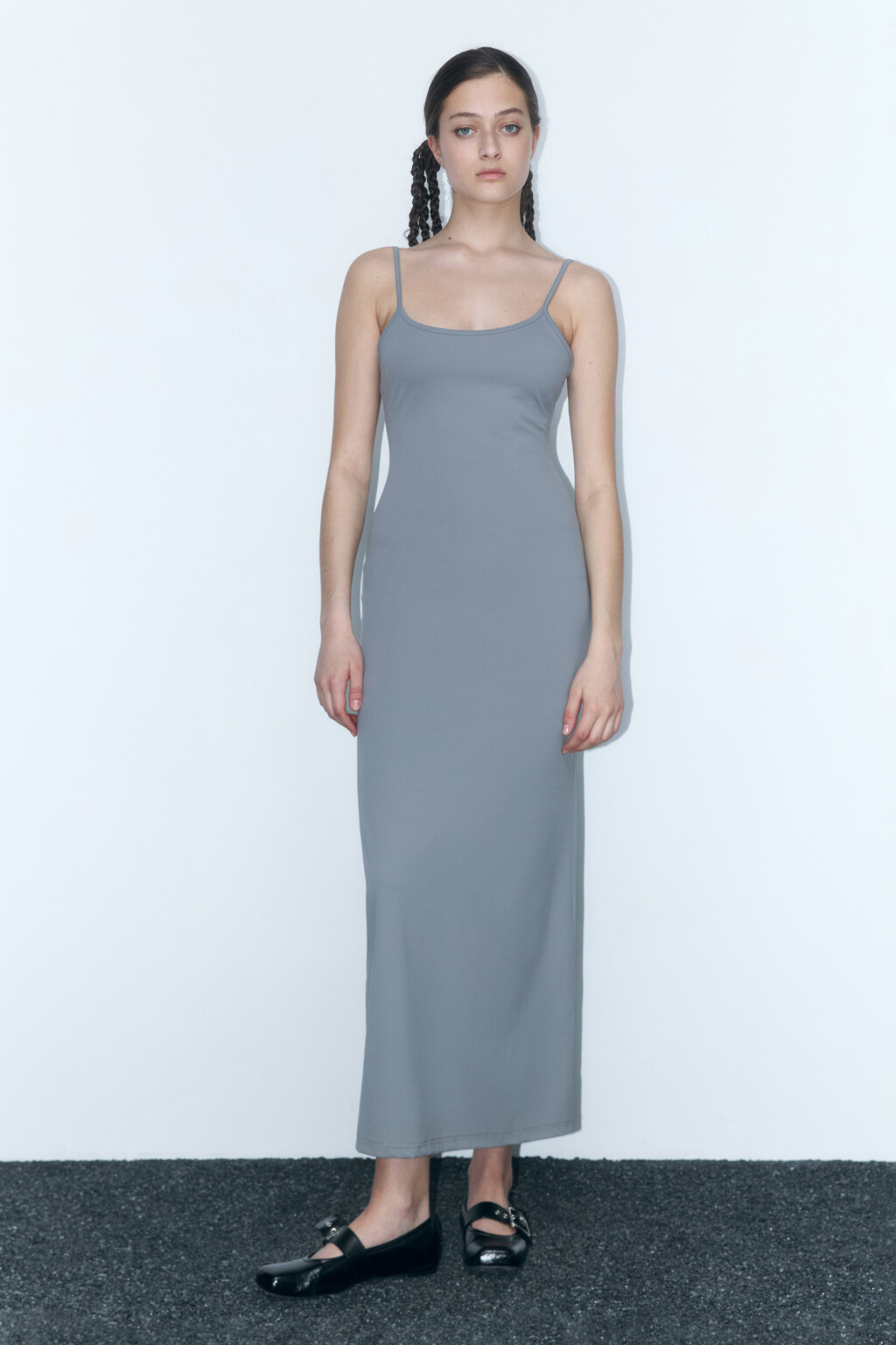 Платье миди облегающее на тонких бретельках - цвет серый - 5