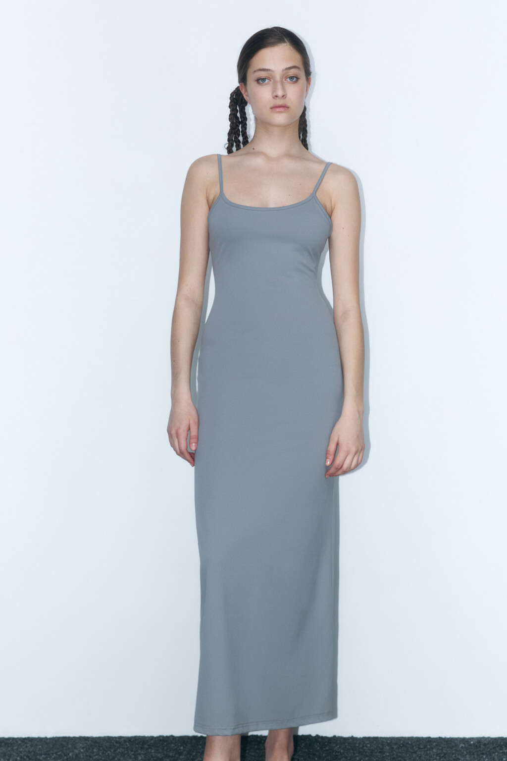 Платье миди облегающее на тонких бретельках - цвет серый - 8