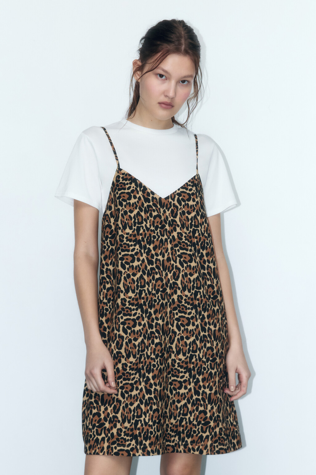 Платье-футболка с сарафаном на бретельках - цвет бежевый - 2