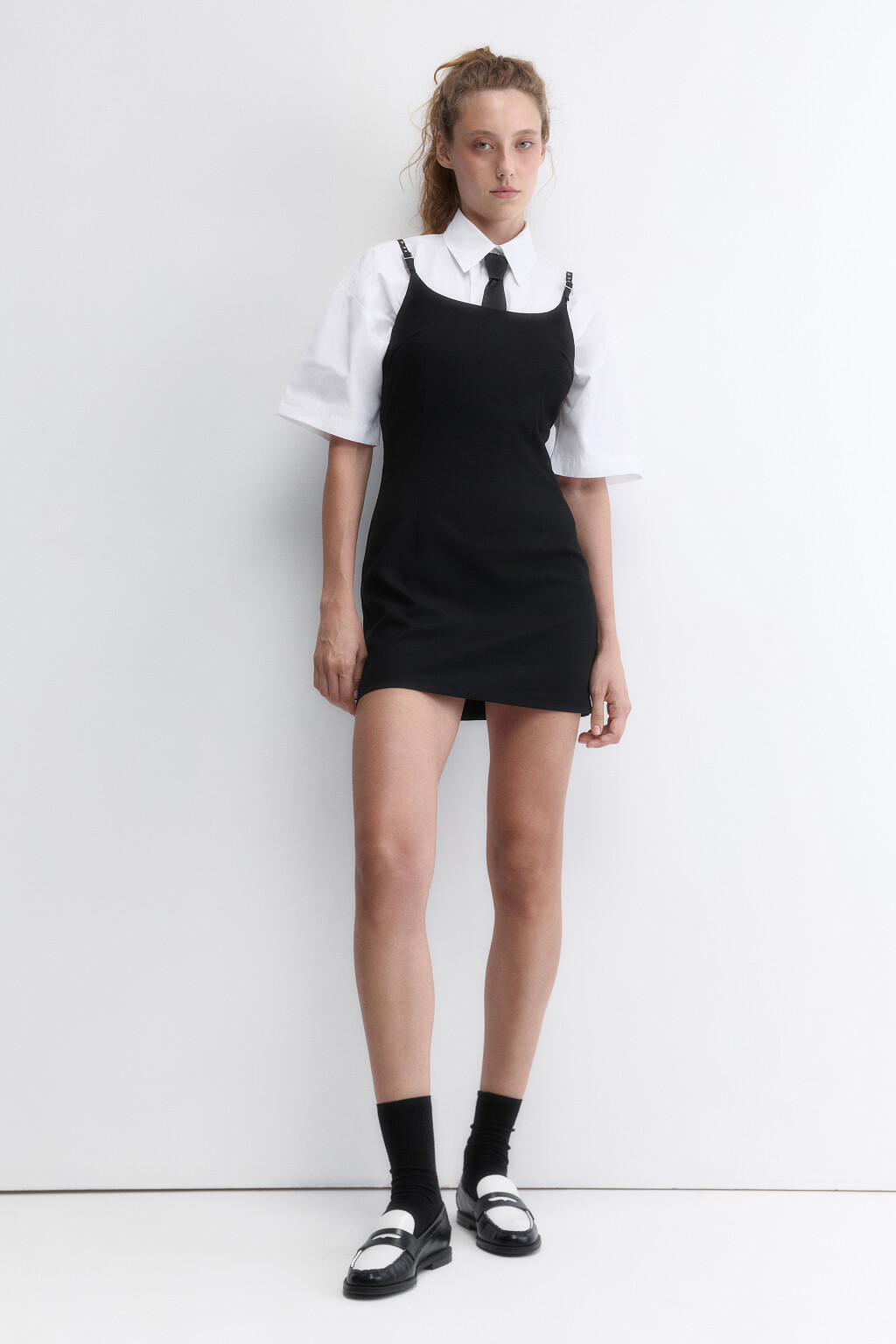 Платье-сарафан мини из костюмной ткани - цвет черный - 5