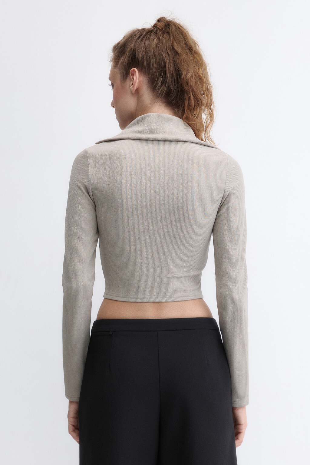 Лонгслив на молнии в рубчик с воротником - цвет тауп - 4