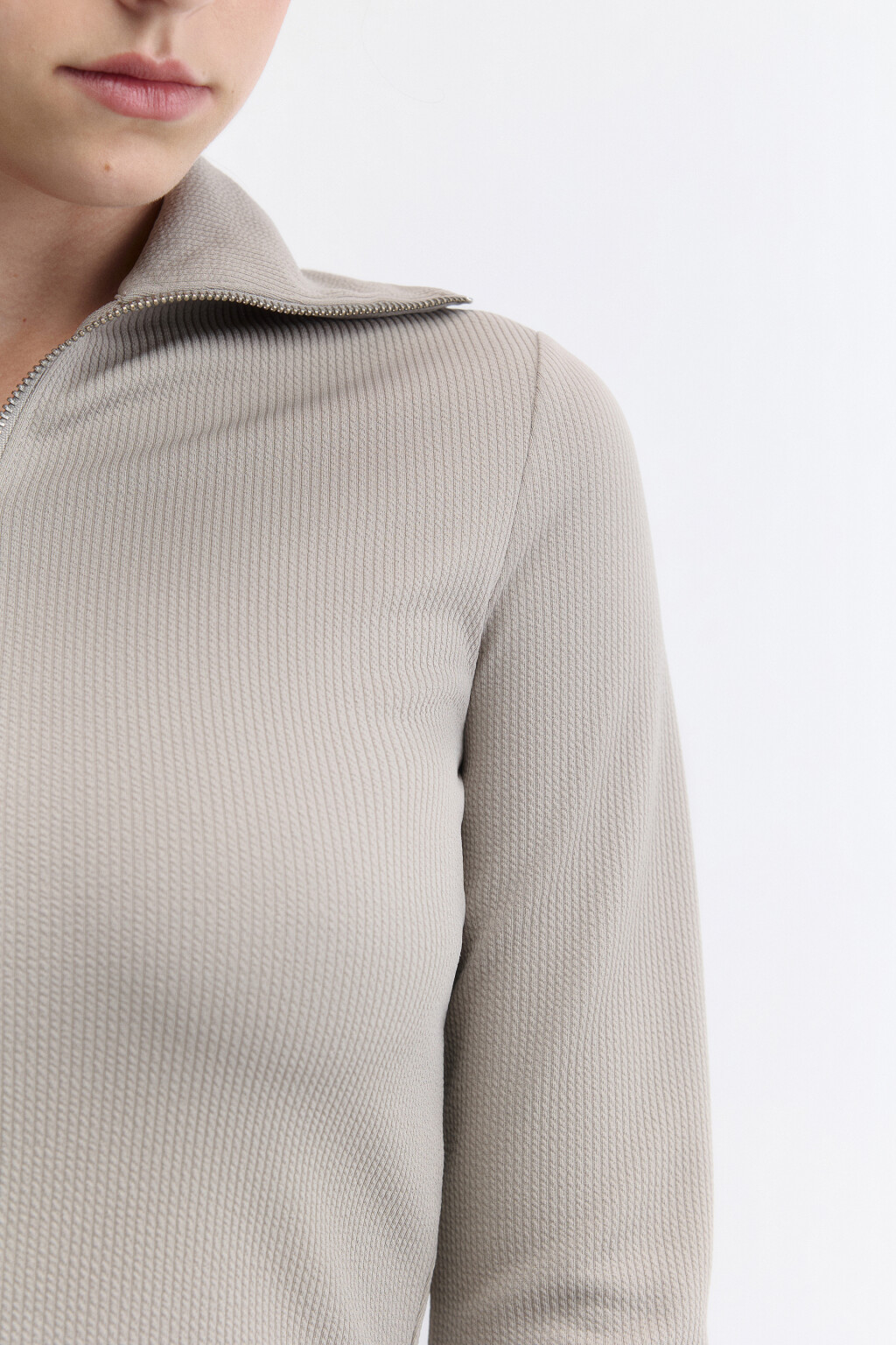 Лонгслив на молнии в рубчик с воротником - цвет тауп - 7