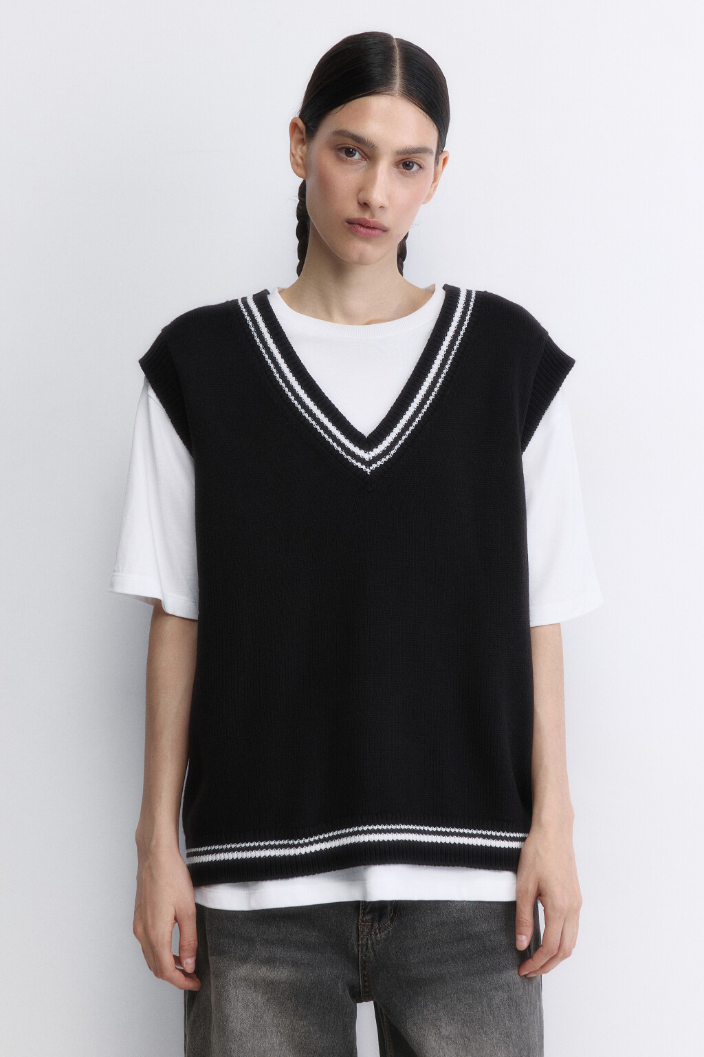 Жилет вязаный свободный с V-вырезом - цвет черный - 3