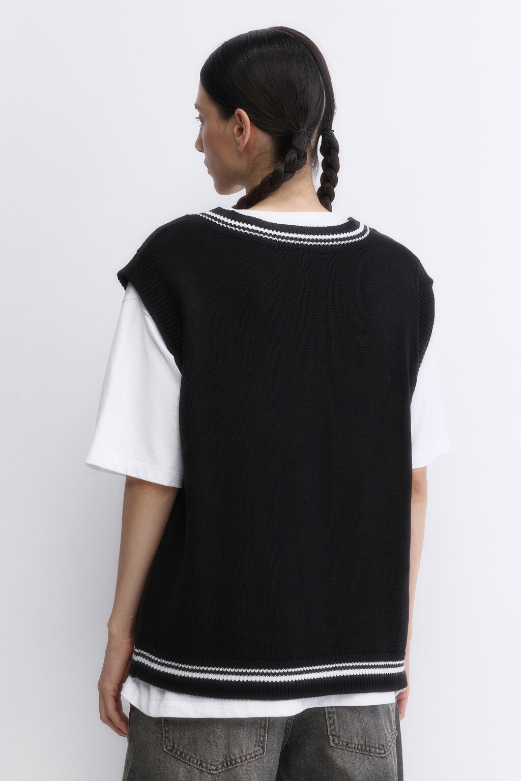 Жилет вязаный свободный с V-вырезом - цвет черный - 5