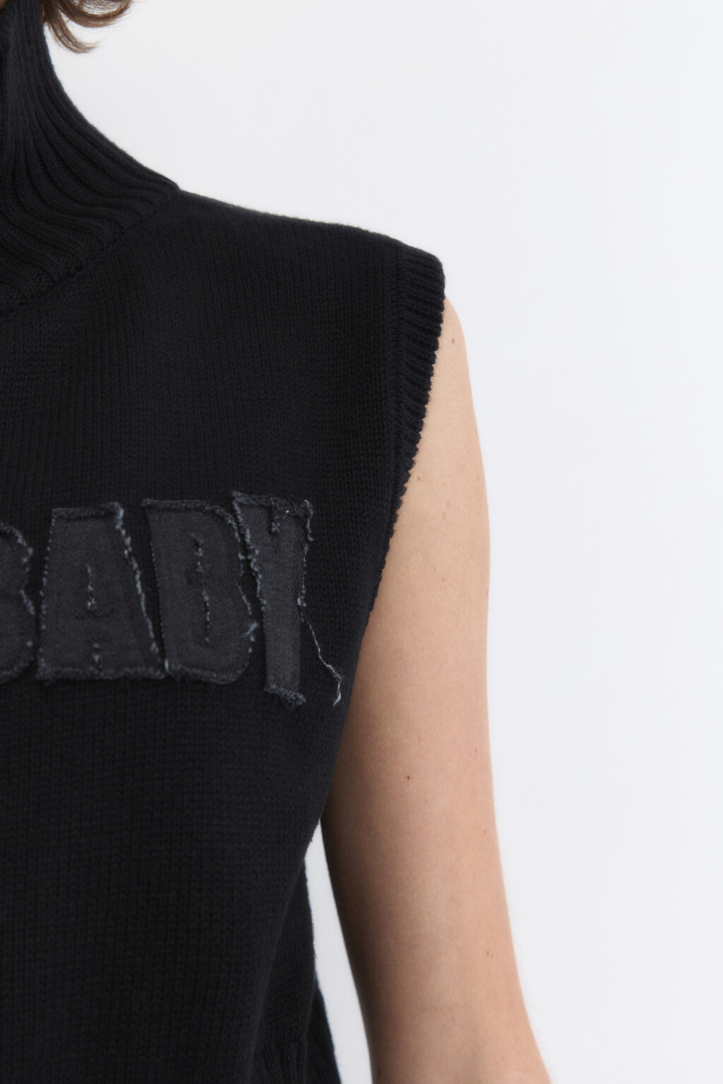 Жилет вязаный на молнии с воротником-стойкой - цвет черный - 7