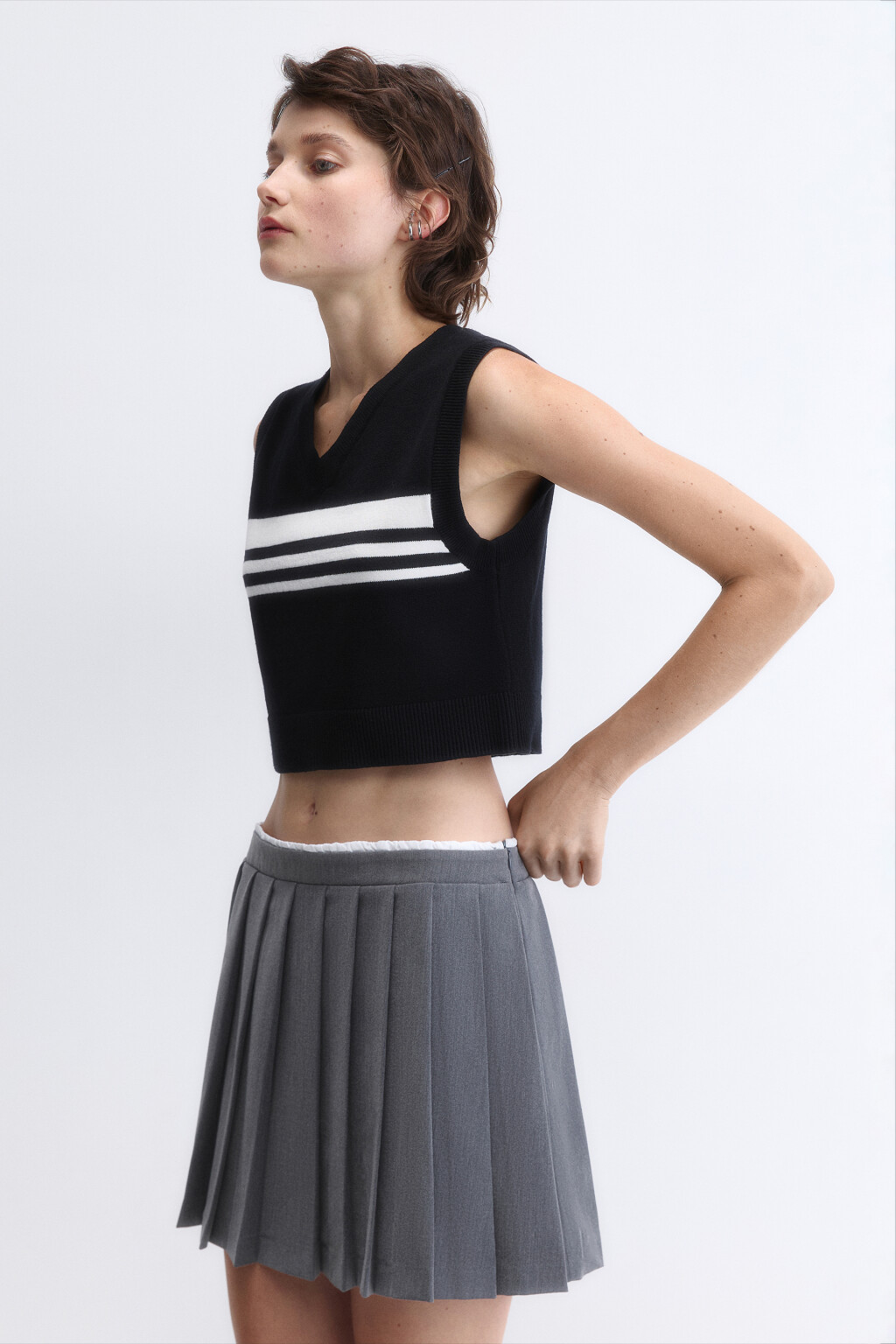 Жилет вязаный укороченный с принтом - цвет черный - 3