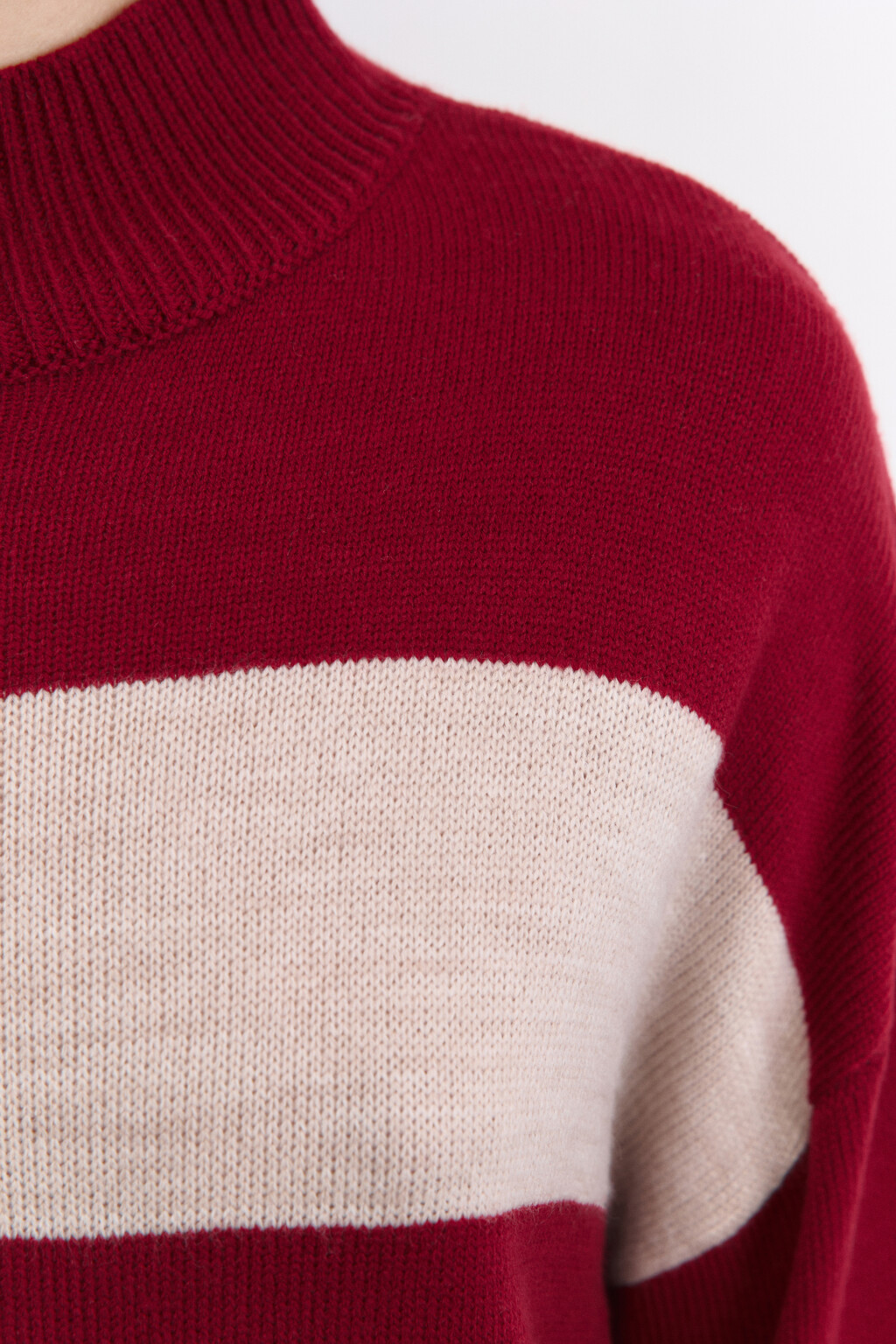 Свитер вязаный укороченный с воротником-стойкой - цвет красный - 8