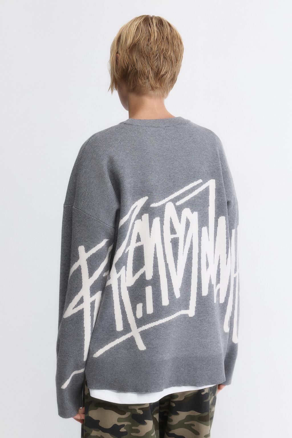 Джемпер oversize вязаный с принтом - цвет серый - 2