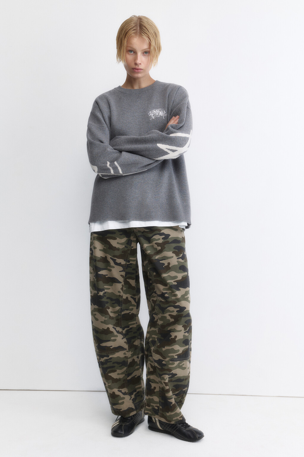 Джемпер oversize вязаный с принтом - цвет серый - 6