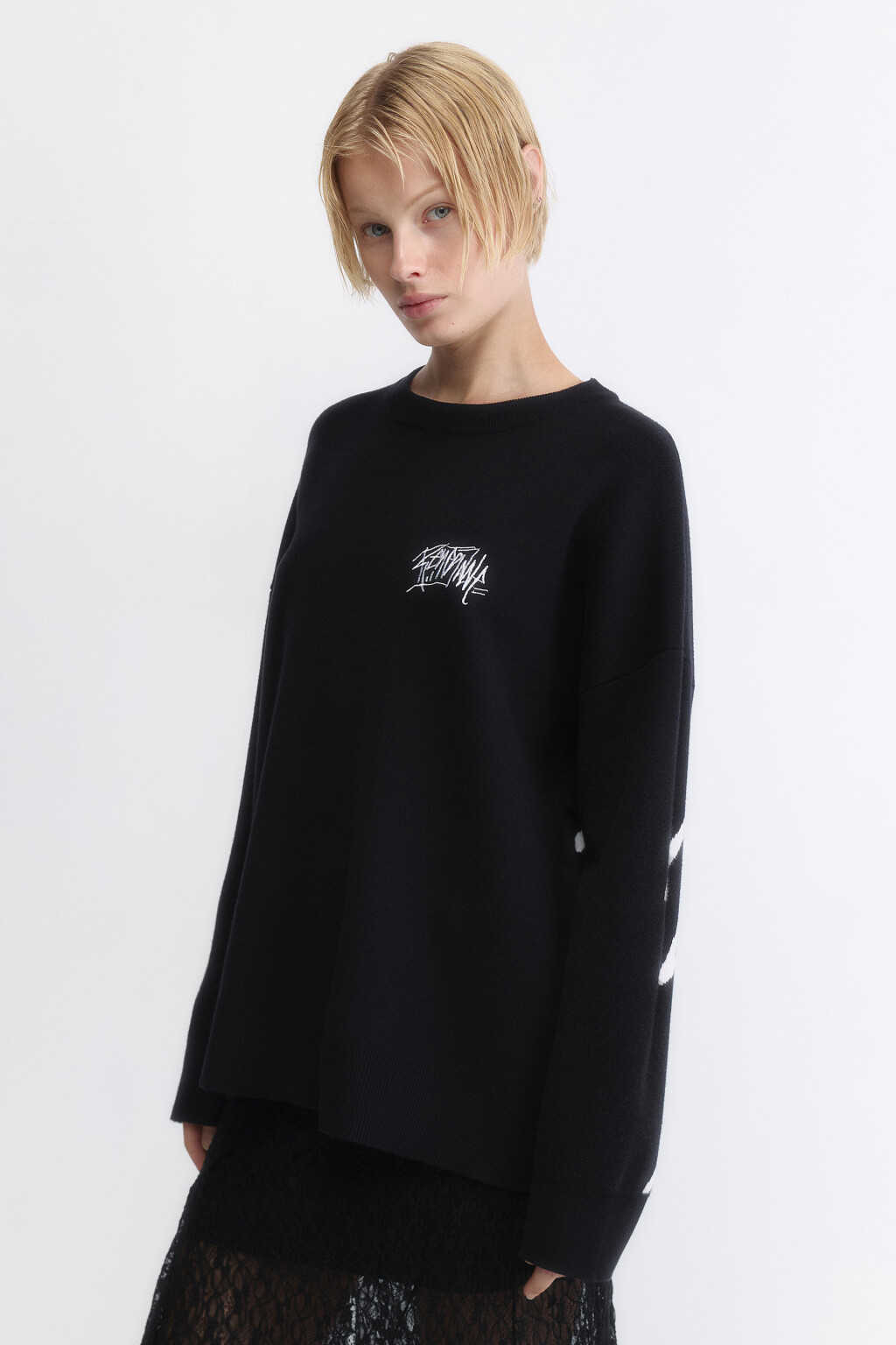 Джемпер оверсайз вязаный с принтом - цвет черный - 4