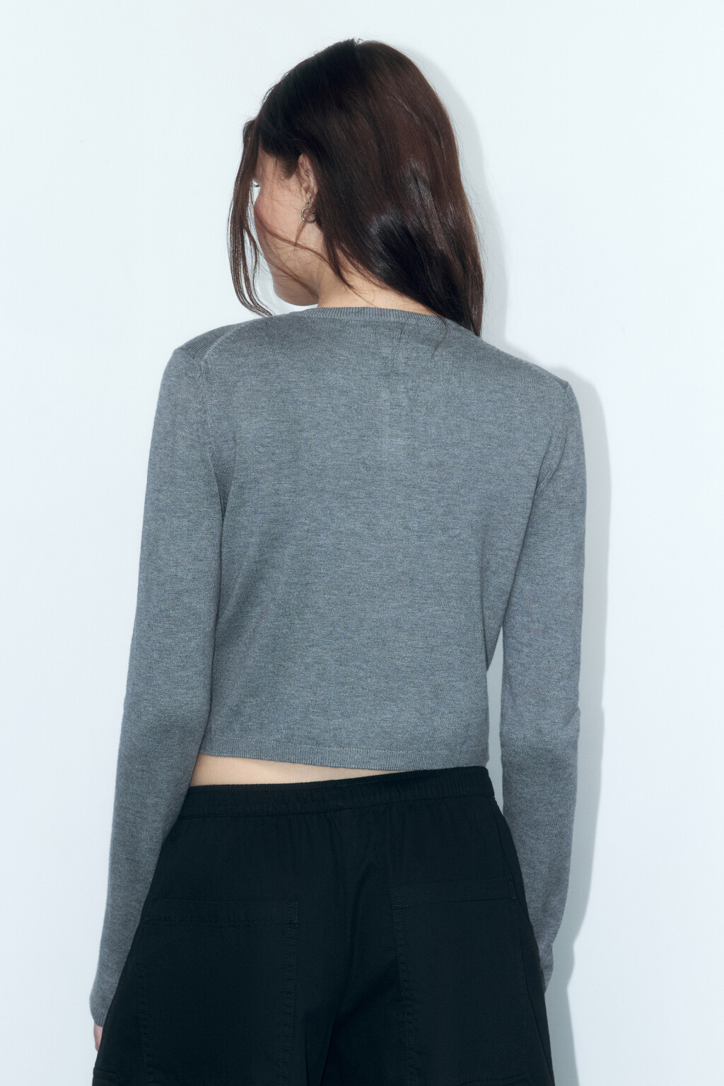 Кардиган вязаный укороченный с круглым вырезом - цвет серый - 4