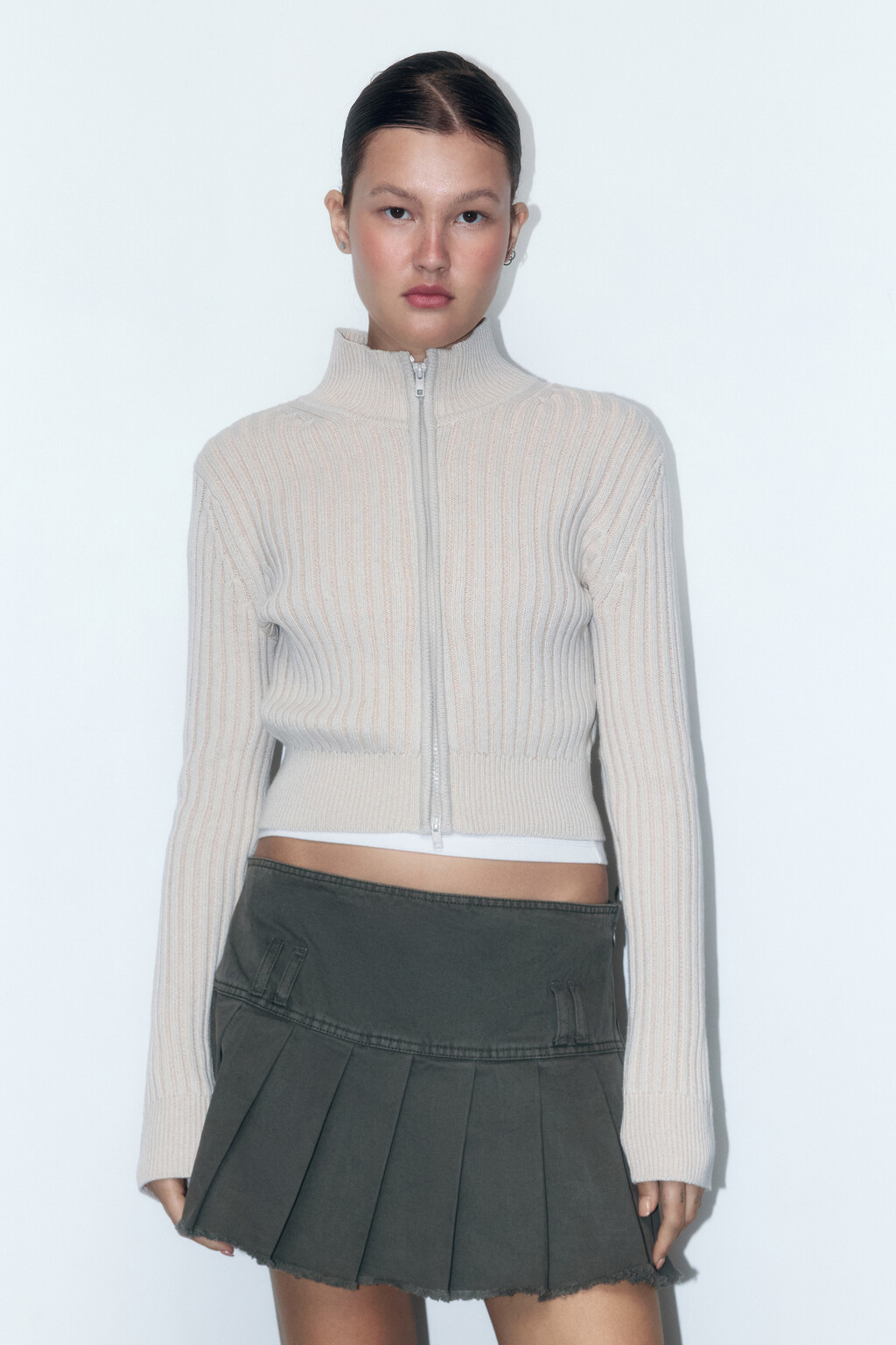 Кардиган вязаный на молнии с воротником-стойкой - цвет бежевый - 2