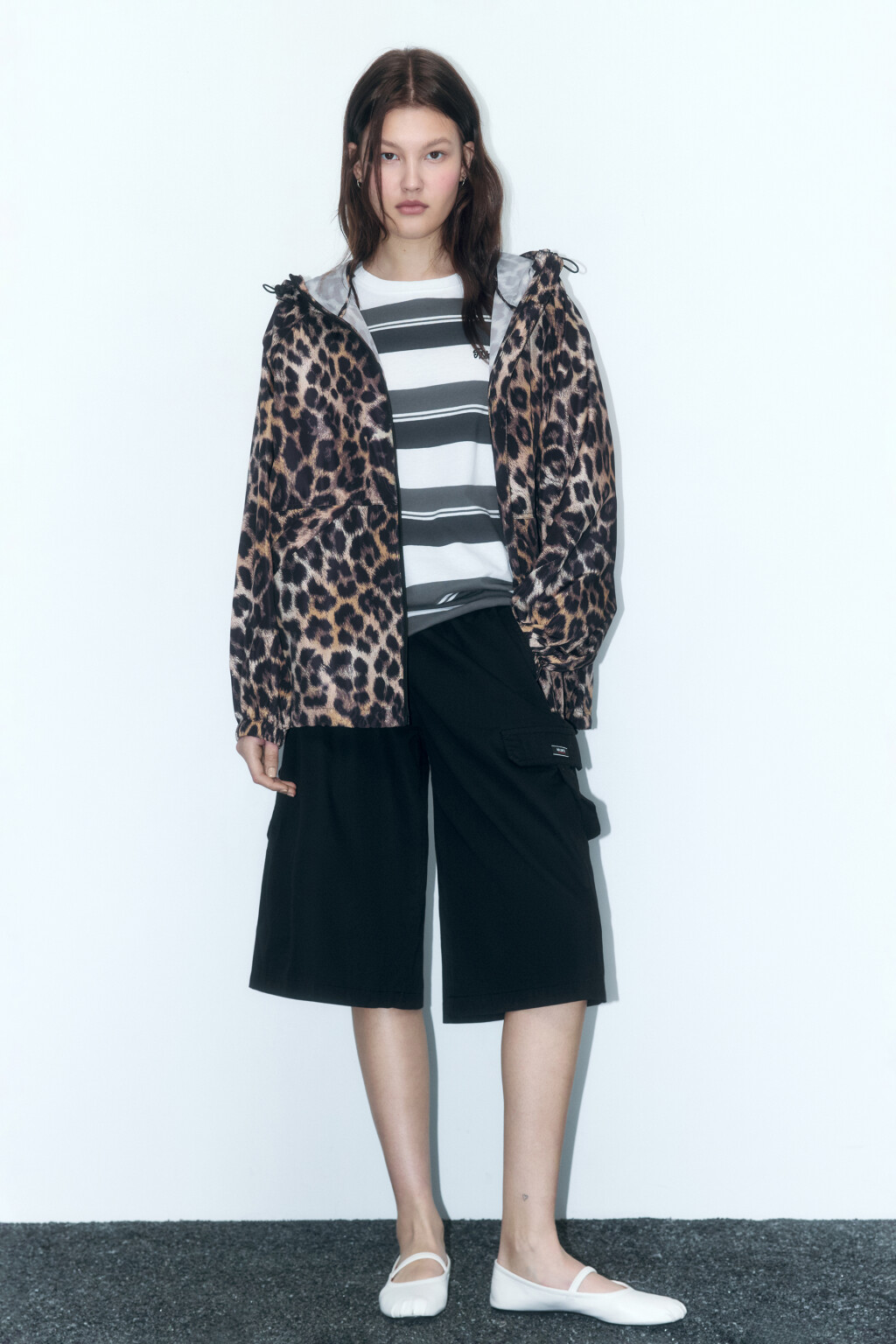 Куртка-ветровка с леопардовым принтом - цвет мультиколор - 1