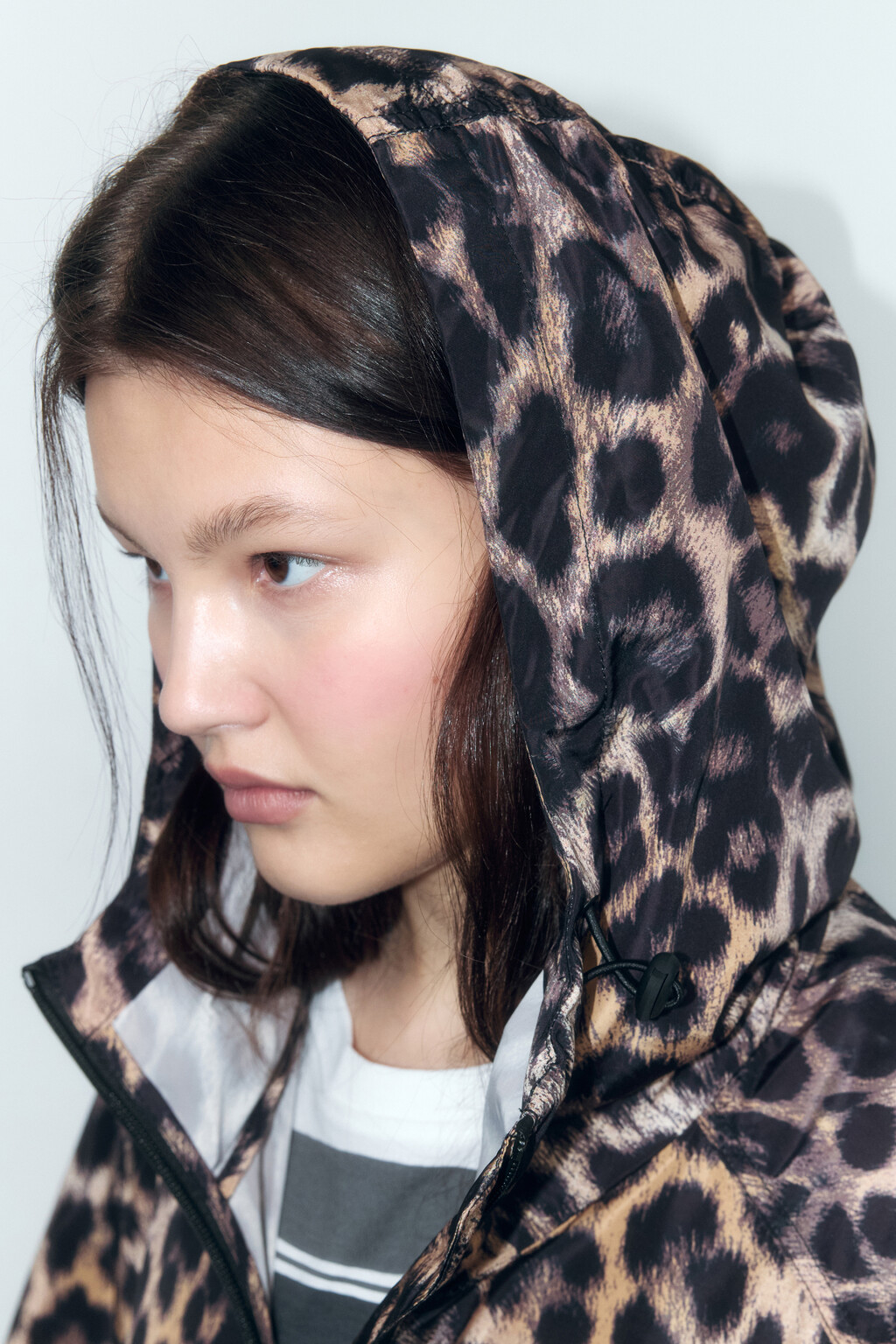 Куртка-ветровка с леопардовым принтом - цвет мультиколор - 8