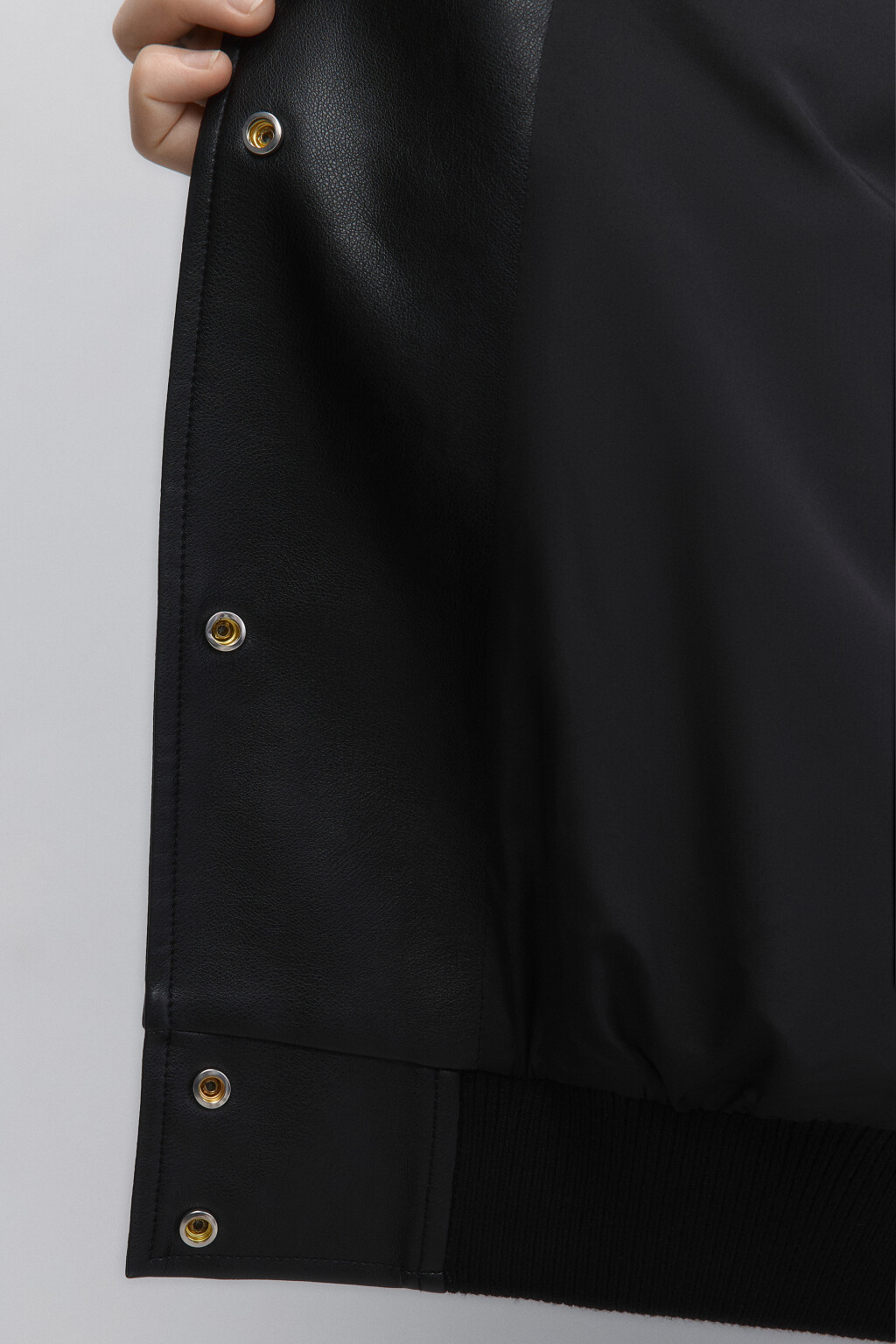 Куртка-бомбер с контрастными рукавами и нашивкой - цвет мультиколор - 8