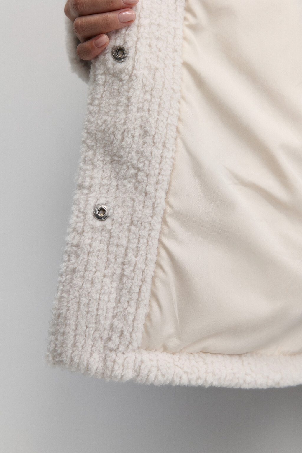 Куртка-рубашка из искусственного меха с принтом - цвет бежевый - 8