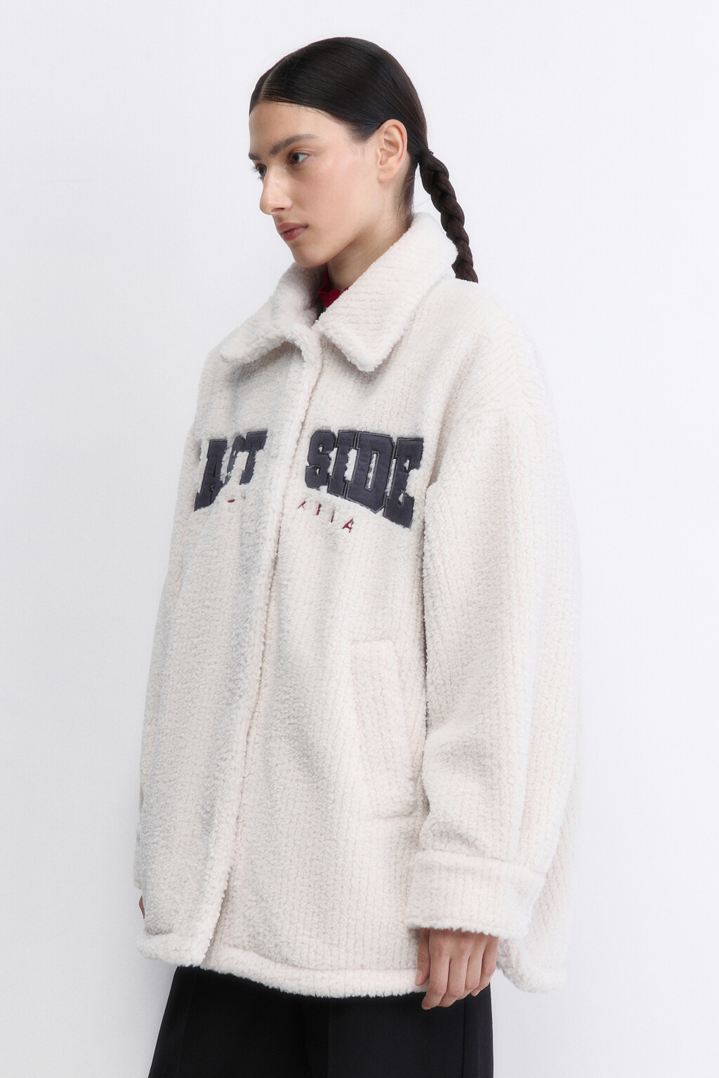 Куртка-рубашка из искусственного меха с принтом - цвет бежевый - 4