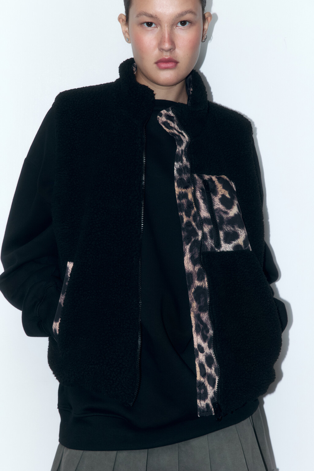 Жилет двусторонний с леопардовым принтом - цвет черный - 2