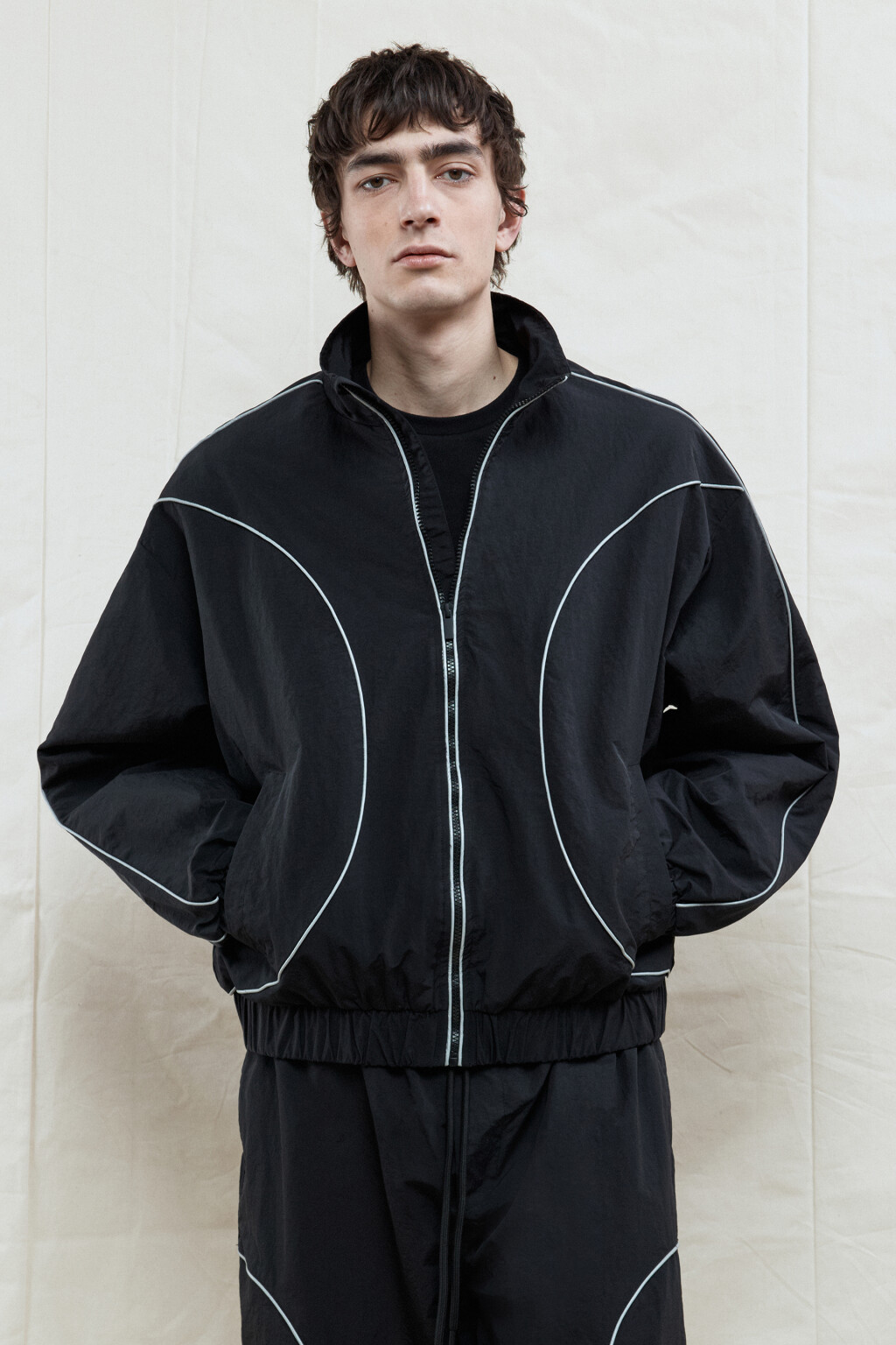 Куртка-олимпийка спортивная с лампасами - цвет черный - 3