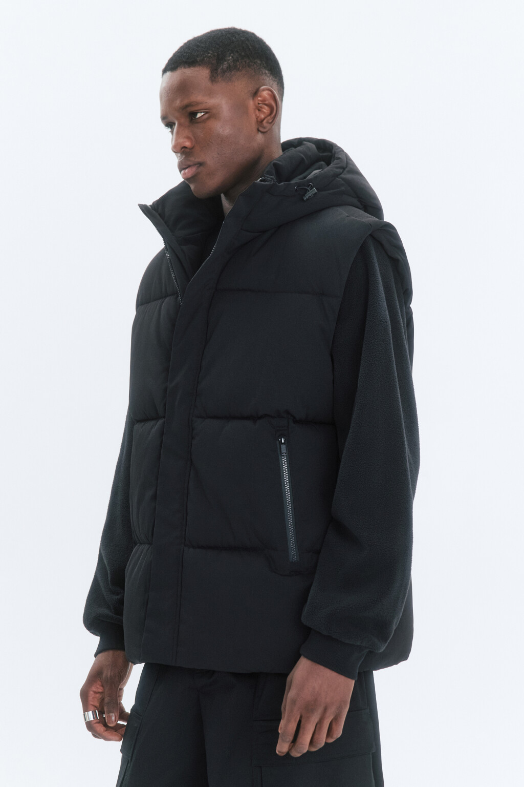 Жилет стеганый утепленный с капюшоном - цвет черный - 4