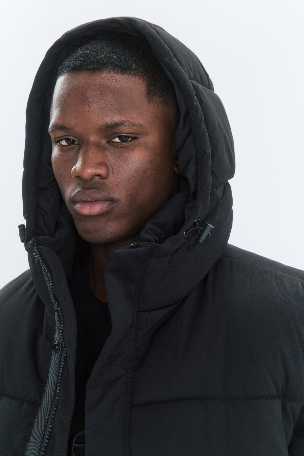 Жилет стеганый утепленный с капюшоном - цвет черный - 7