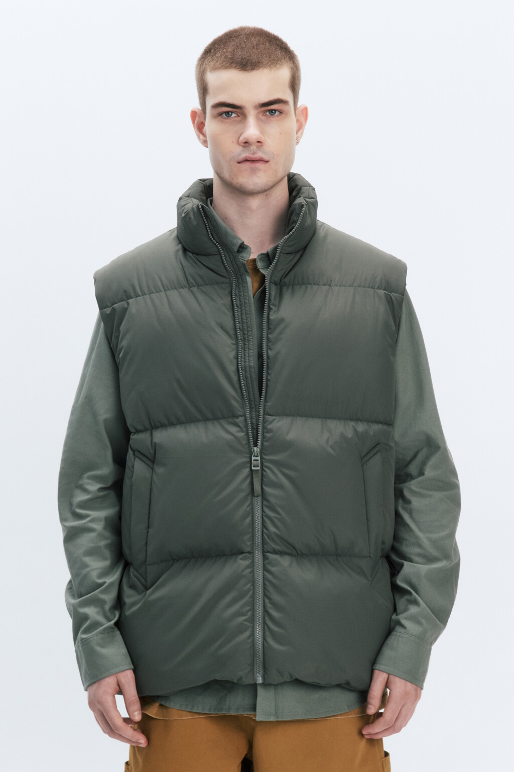 Жилет стеганый с воротником-стойкой - цвет зеленый - 3