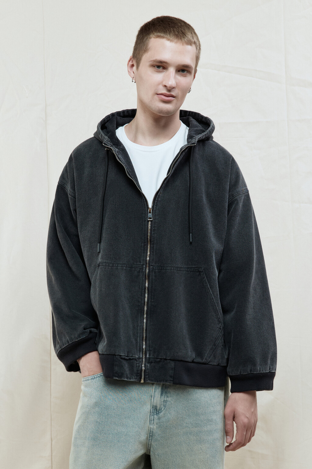 Куртка-бомбер утепленная с капюшоном - цвет серый - 2