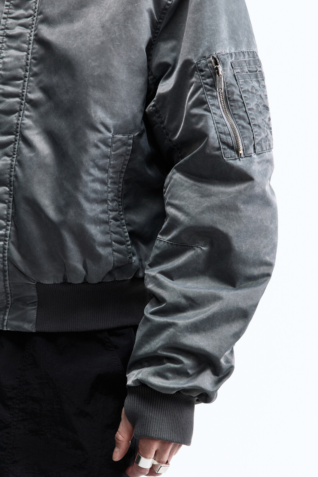 Куртка-бомбер утепленная с эффектом acid wash - цвет черный - 8