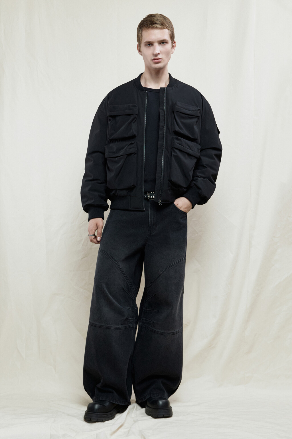 Куртка-бомбер утепленная с накладными карманами - цвет серый - 5