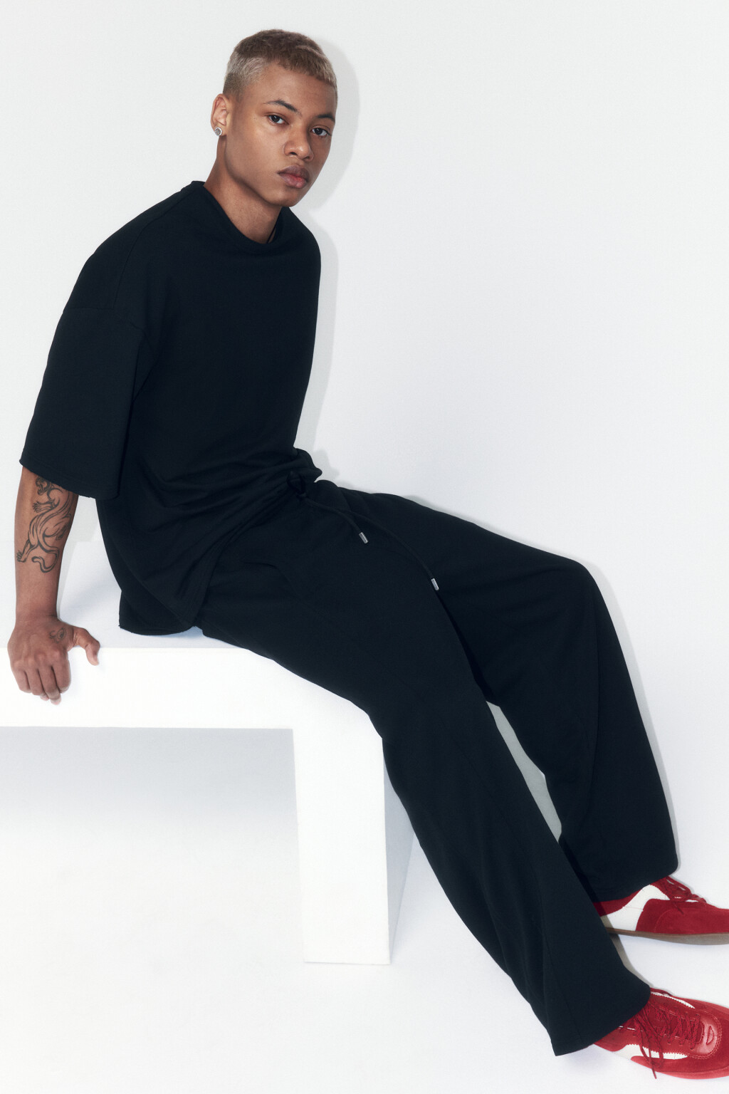 Брюки широкие трикотажные с вареным эффектом - цвет черный - 1