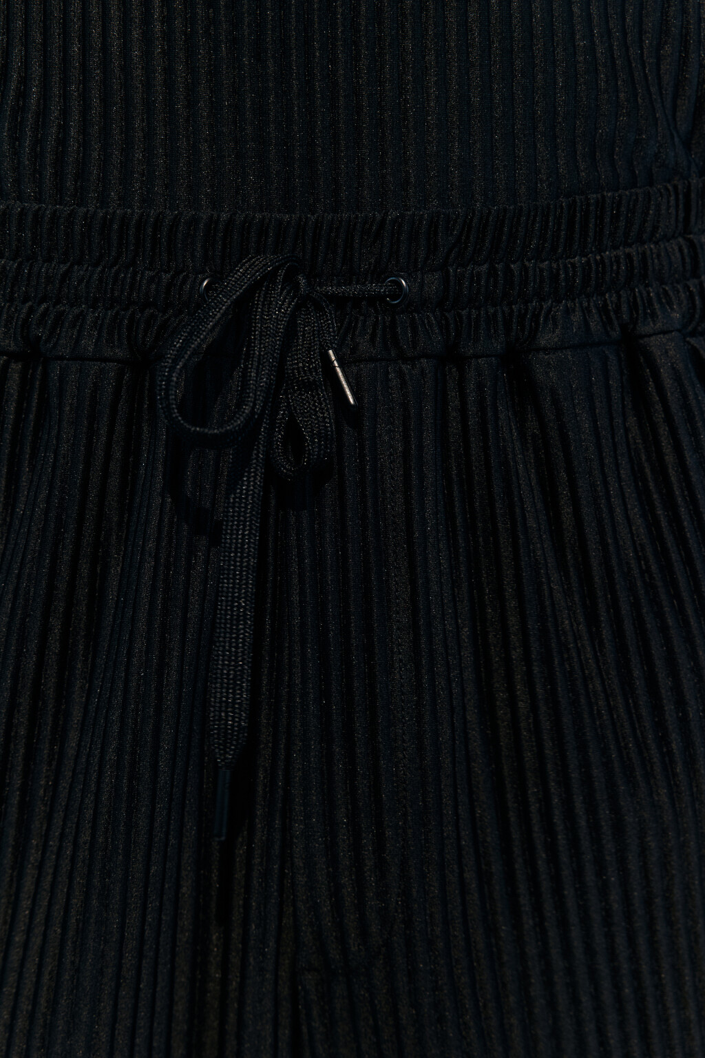 Брюки широкие костюмные из жатой ткани - цвет черный - 7