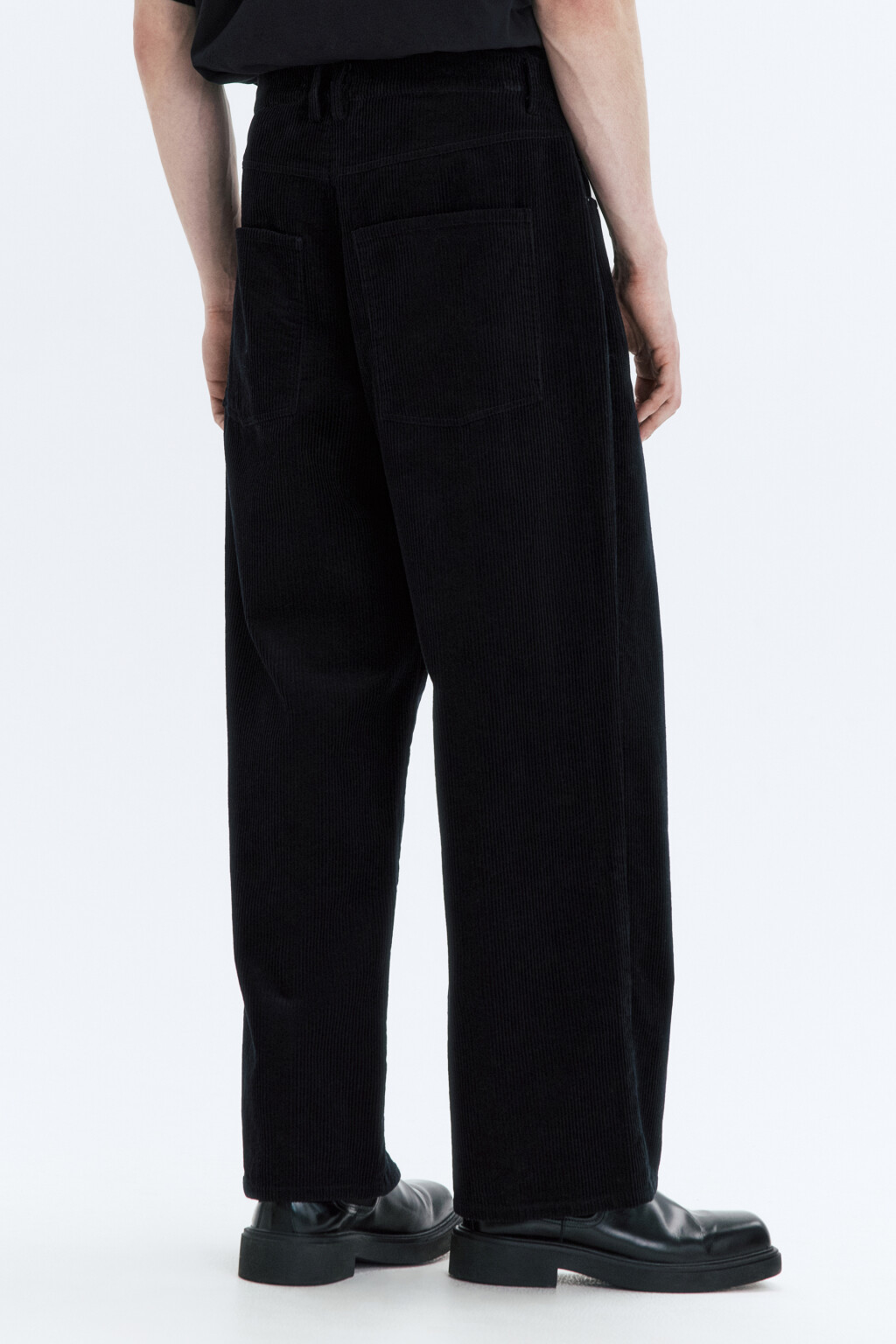 Брюки прямые с вельветовой фактурой - цвет черный - 4