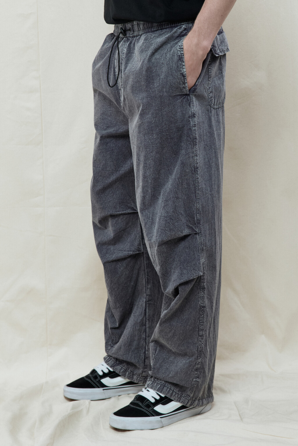 Брюки-парашюты хлопковые с вареным эффектом - цвет серый - 3