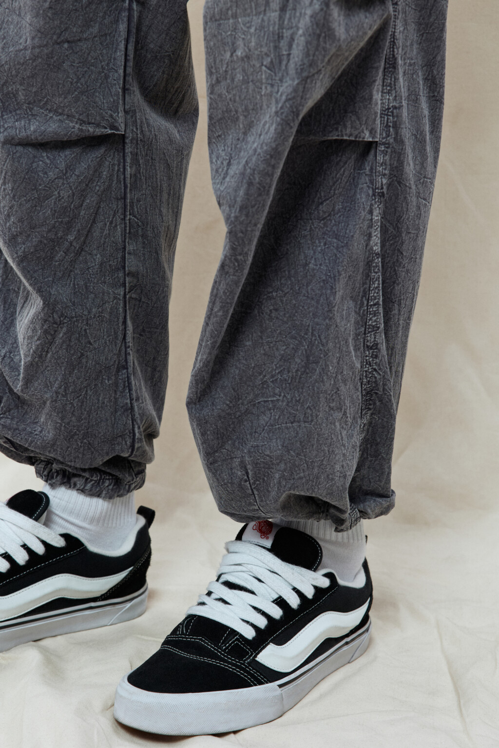 Брюки-парашюты хлопковые с вареным эффектом - цвет серый - 7