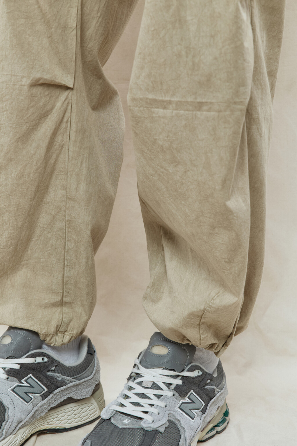 Брюки-парашюты хлопковые с вареным эффектом - цвет бежевый - 6