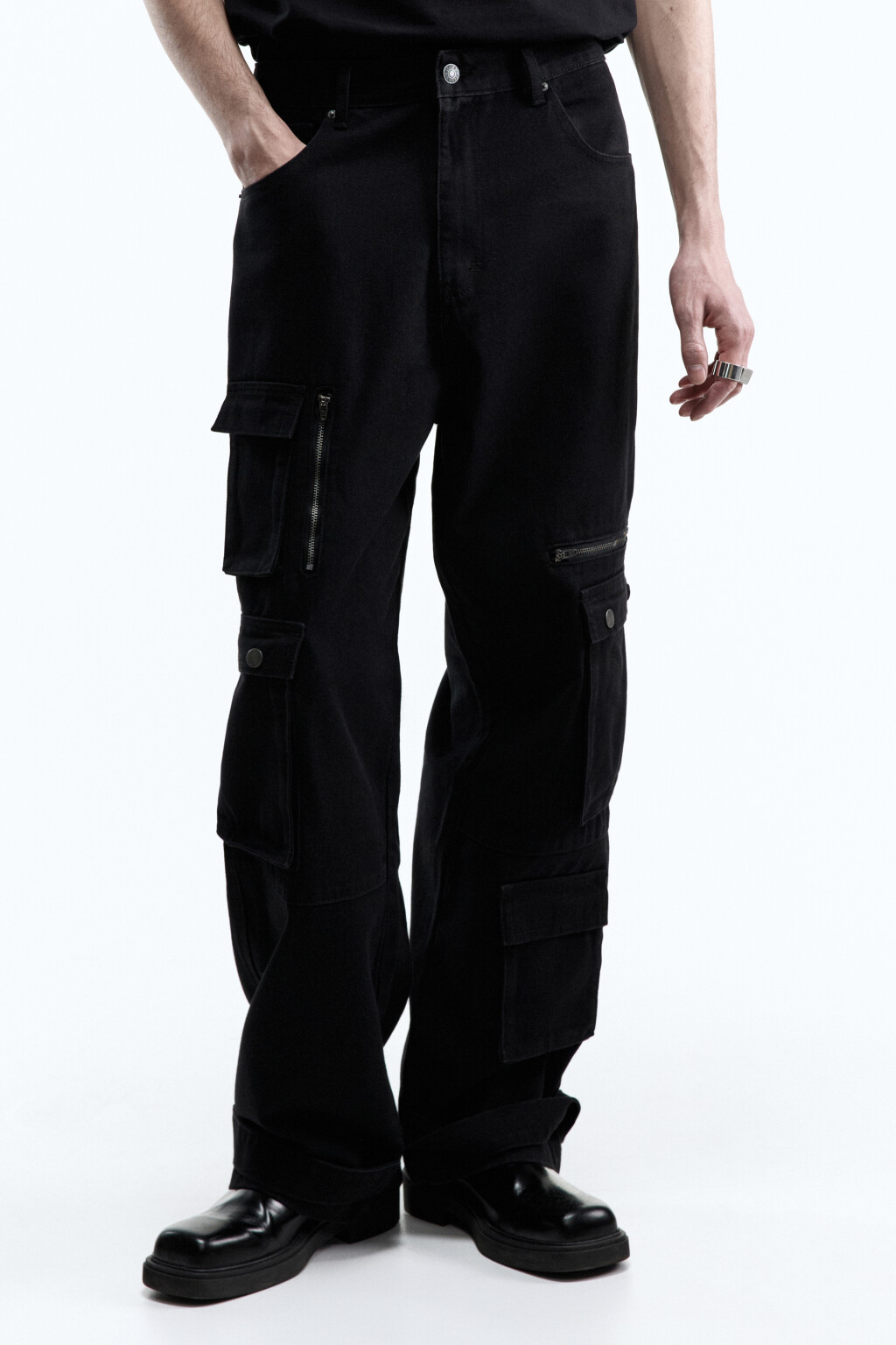 Джинсы широкие с множеством карманов - цвет черный - 3