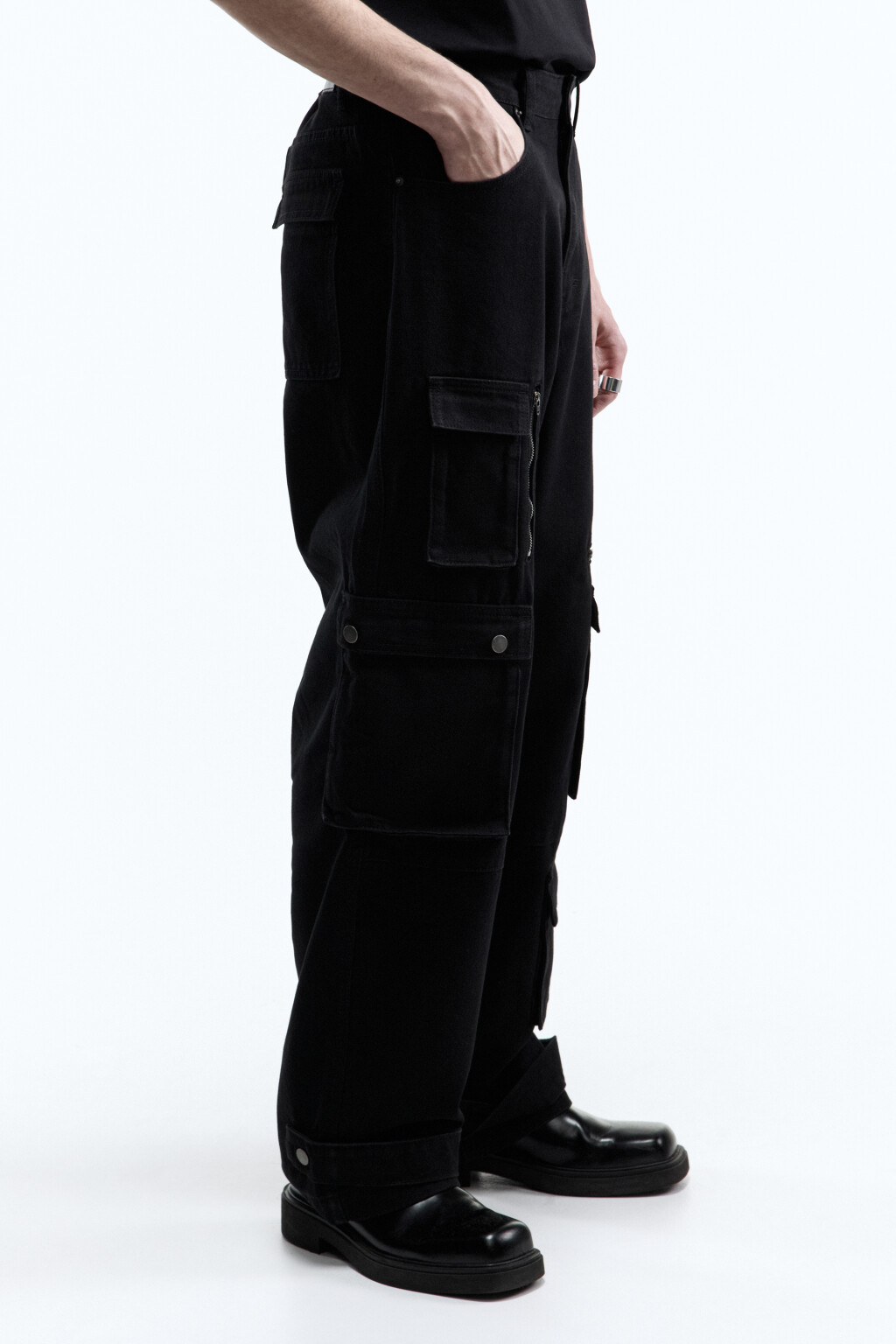Джинсы широкие с множеством карманов - цвет черный - 4