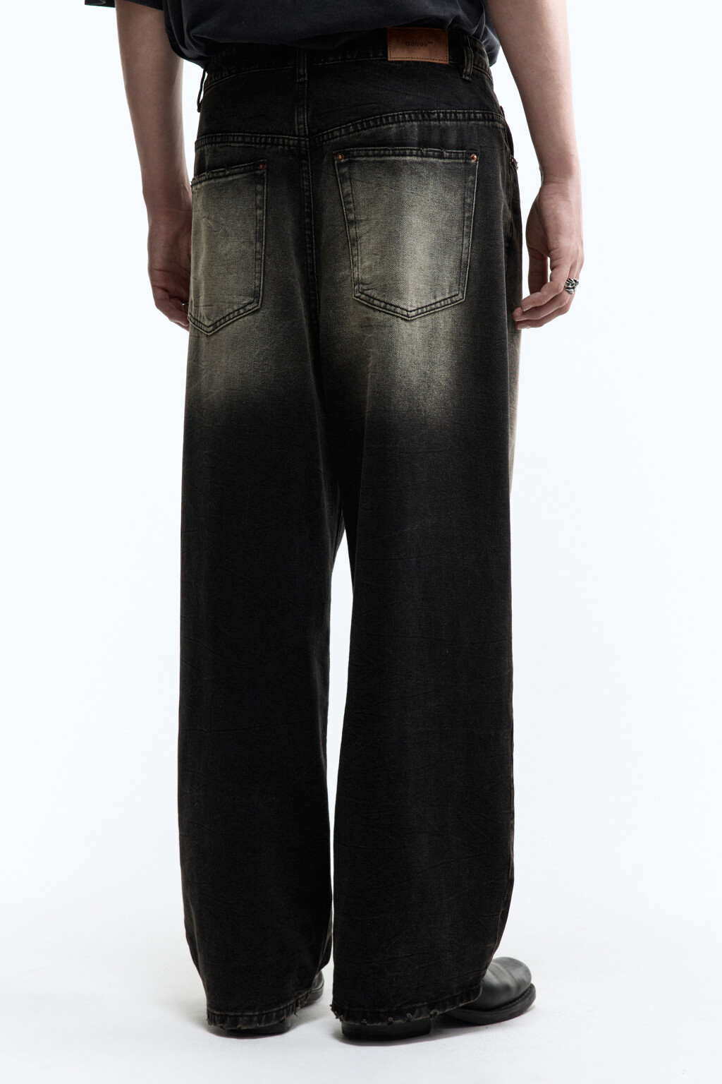 Джинсы экстраширокие с эффектом масляной стирки - цвет черный - 5