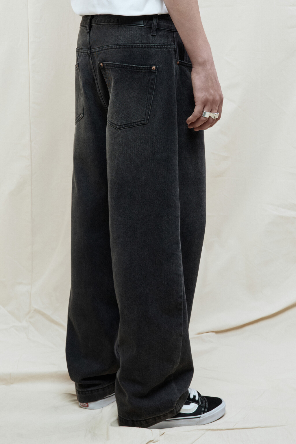 Джинсы skater fit с эффектом масляной стирки - цвет серый - 4