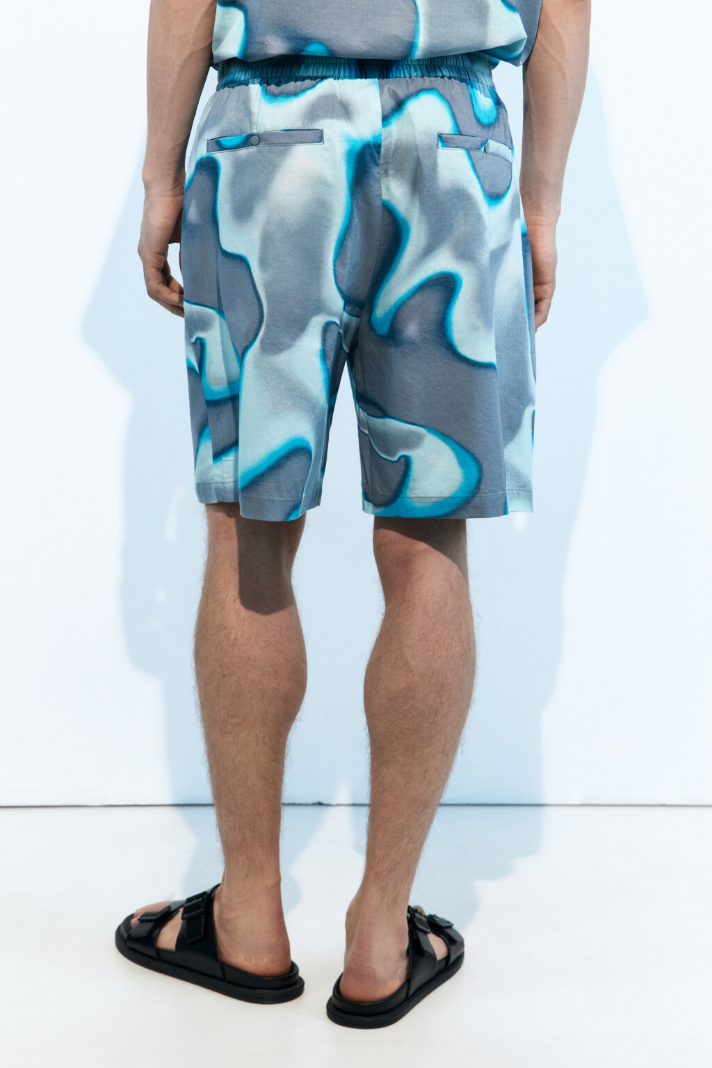 Шорты хлопковые с принтом-абстракцией - цвет мультиколор - 4