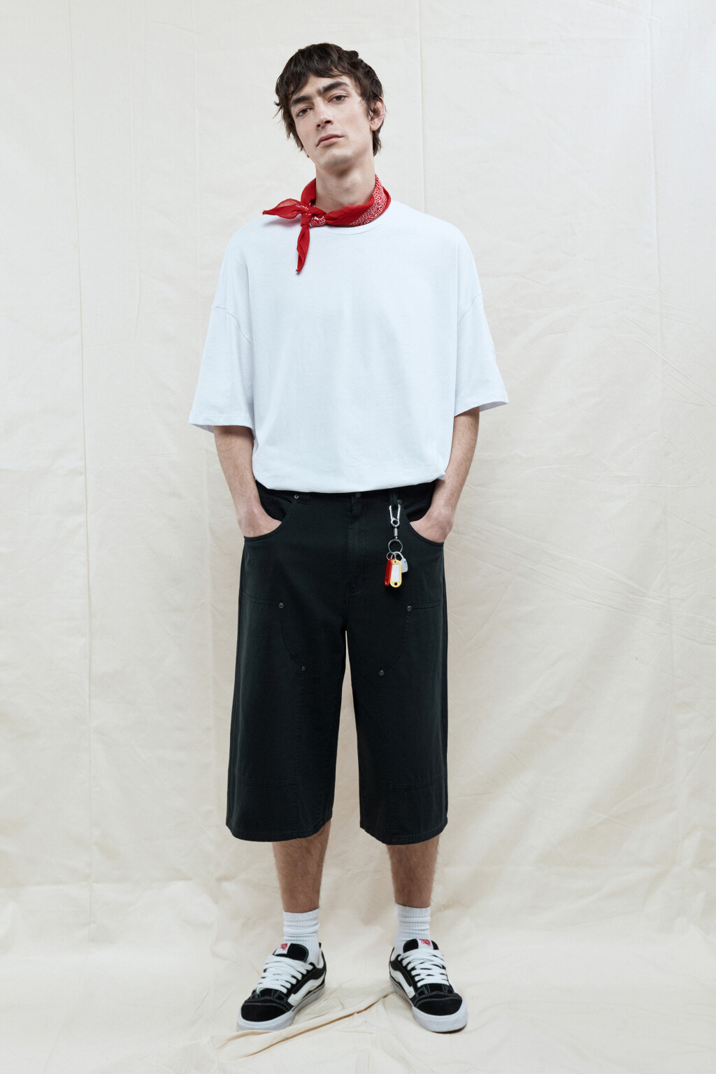 Шорты-бермуды хлопковые с накладными карманами - цвет черный - 5