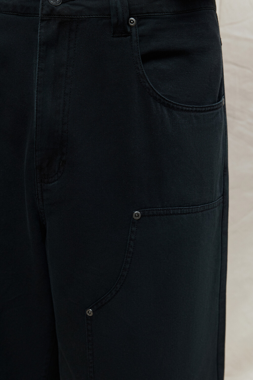 Шорты-бермуды хлопковые с накладными карманами - цвет черный - 7