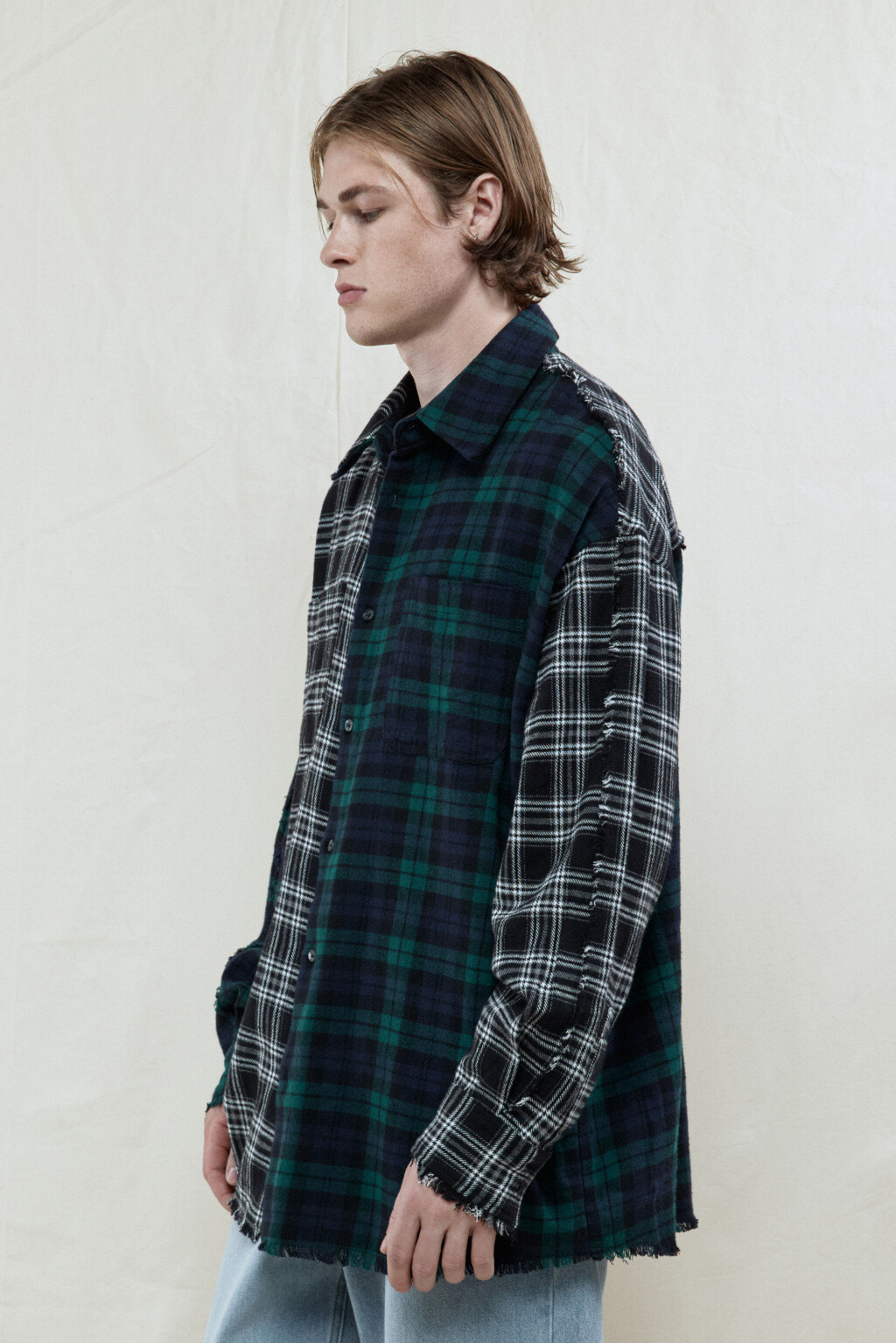 Рубашка oversize клетчатая с открытыми срезами - цвет зеленый - 3