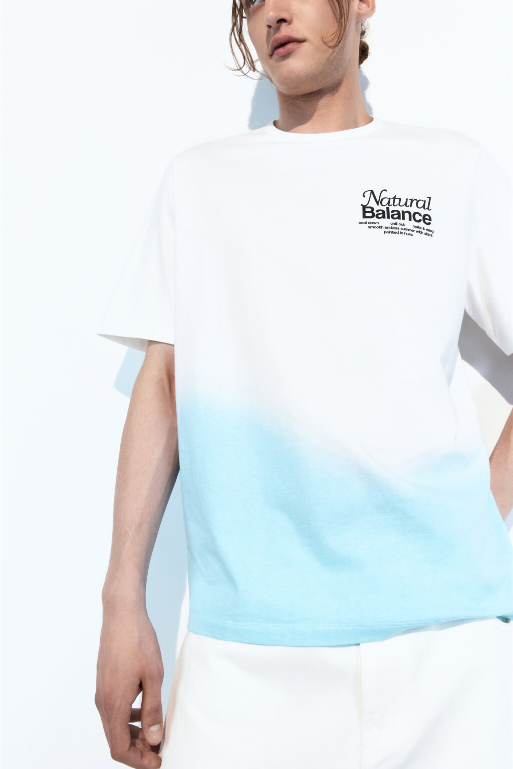 Футболка прямая с градиентом и принтом - цвет голубой - 1