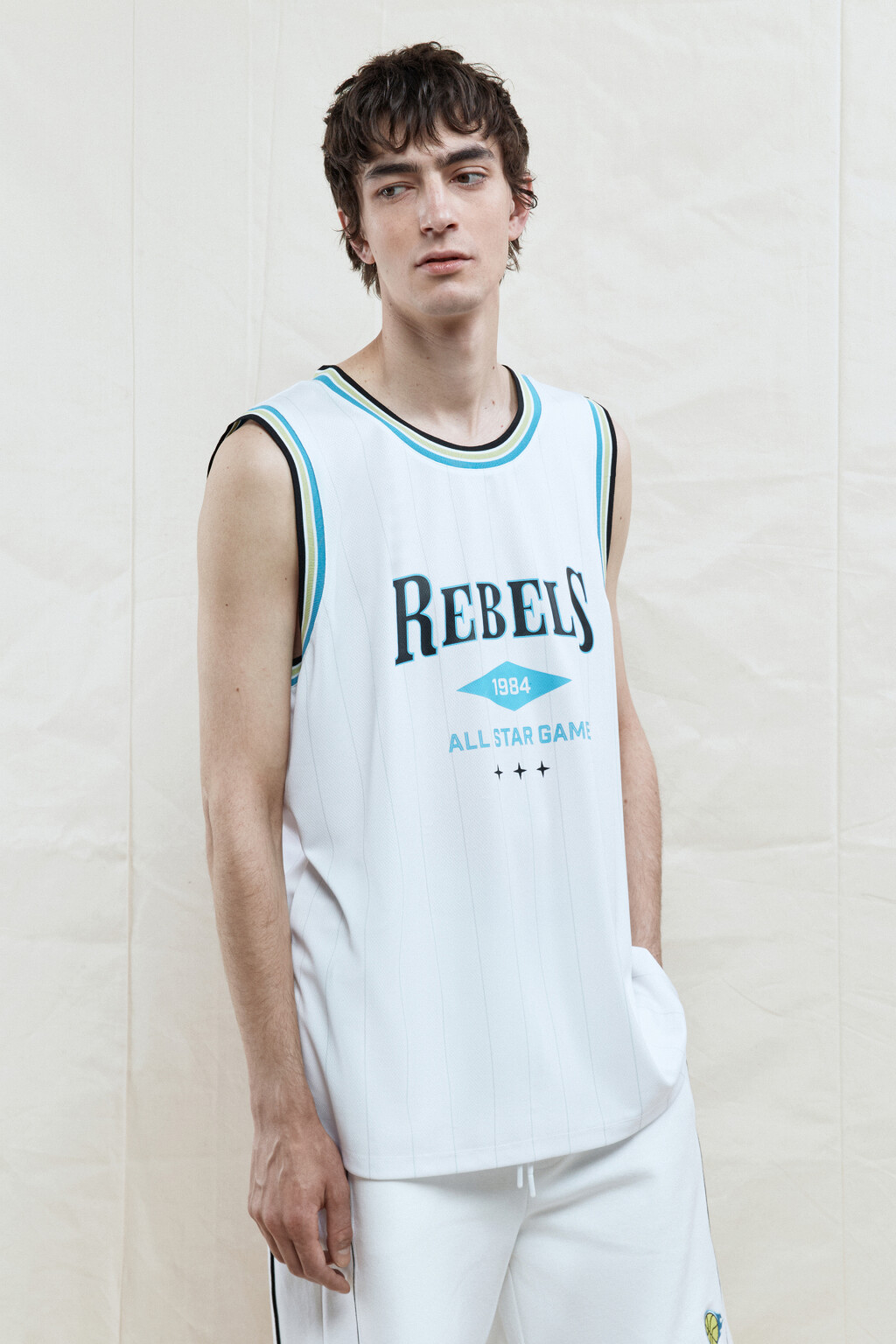 Майка сетчатая с принтом в спортивном стиле - цвет белый - 2