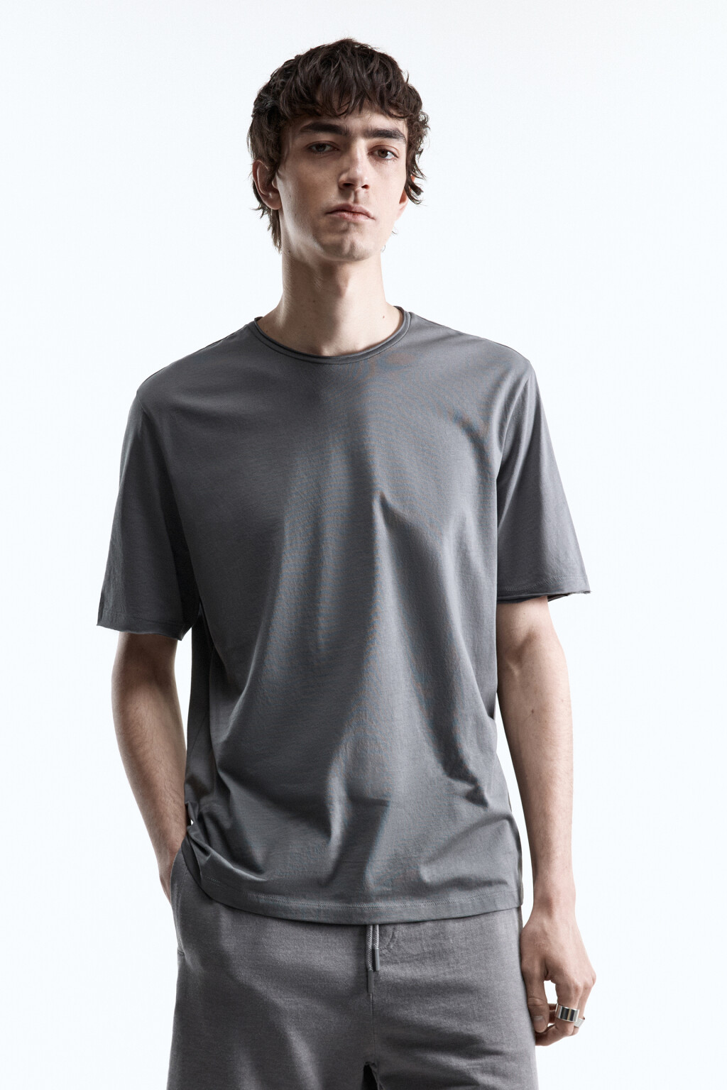 Футболка хлопковая с открытыми срезами - цвет серый - 1