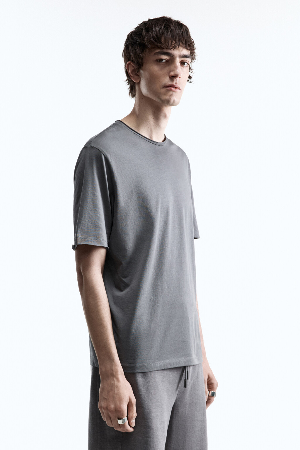 Футболка хлопковая с открытыми срезами - цвет серый - 2