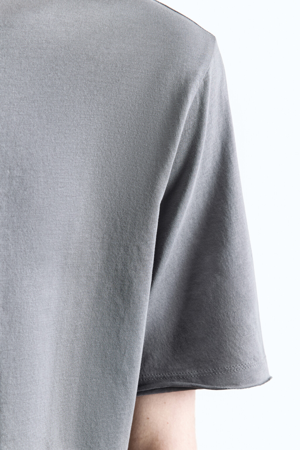 Футболка хлопковая с открытыми срезами - цвет серый - 6